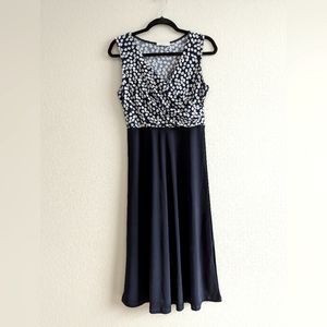 Gilli Dress, Size Small, Navy with Daisies
